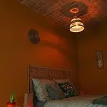 Sahara With Shared Bathroom In Centre *
