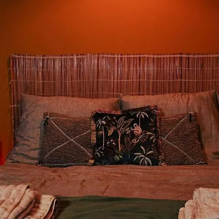 Sahara With Shared Bathroom In Centre 公寓 布拉迪斯拉发