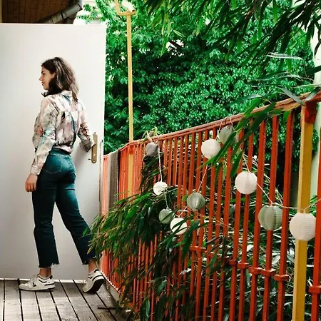 Sahara With Shared Bathroom In Centre براتسيلافا