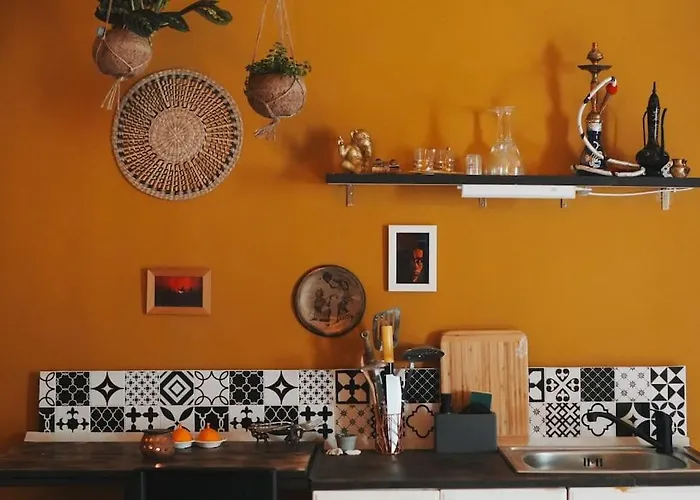 Sahara With Shared Bathroom In Centre شقة براتسيلافا