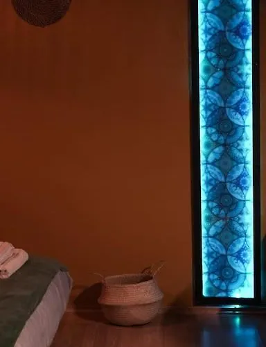 Sahara With Shared Bathroom In Centre *