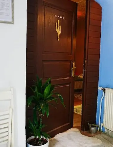 Sahara With Shared Bathroom In Centre براتسيلافا