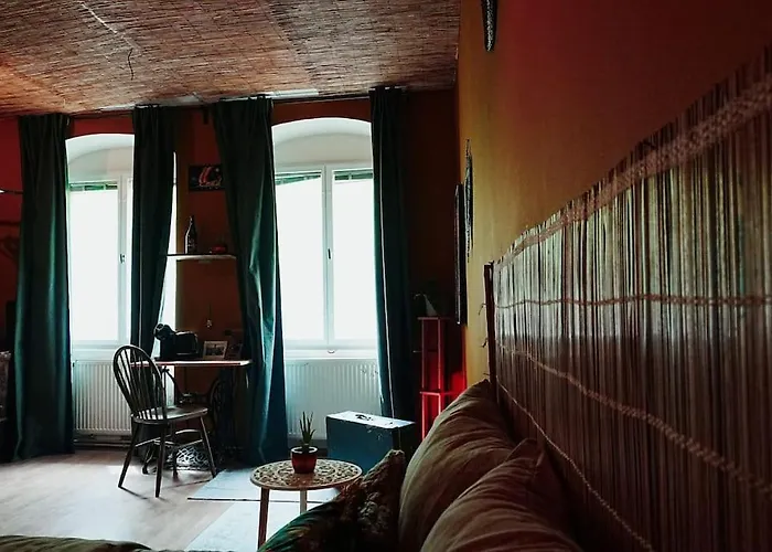 Sahara With Shared Bathroom In Centre شقة