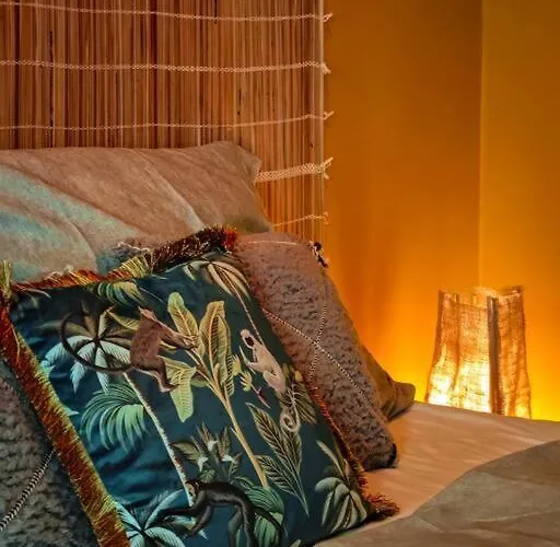 Sahara With Shared Bathroom In Centre * براتسيلافا