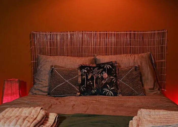 Sahara With Shared Bathroom In Centre شقة براتسيلافا