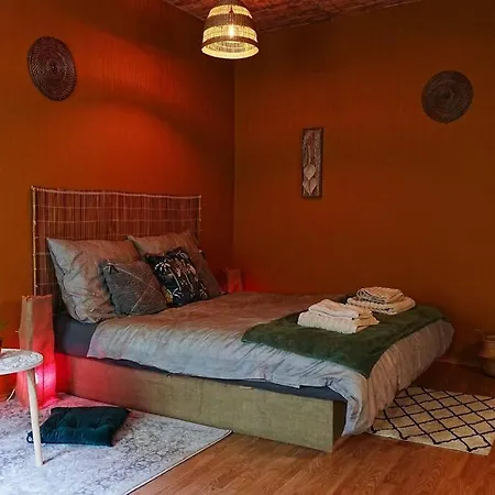 Sahara With Shared Bathroom In Centre Appartement Bratislava