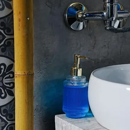Sahara With Shared Bathroom In Centre Апартаменты