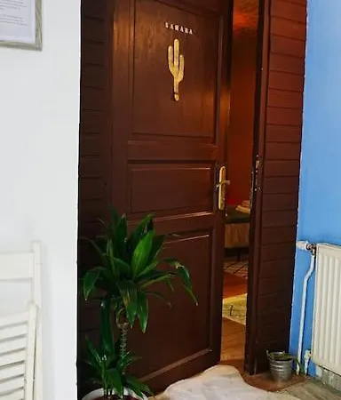 Sahara With Shared Bathroom In Centre Братислава
